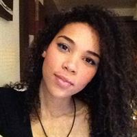 Alexandra Shipp taking a selfie