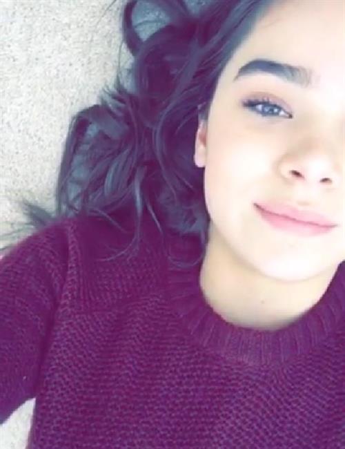 Hailee Steinfeld taking a selfie