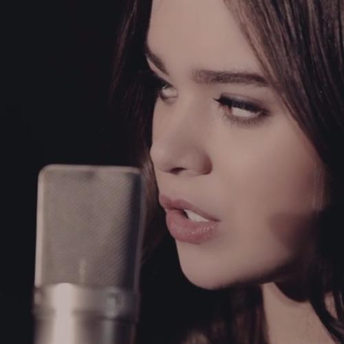 Hailee Steinfeld