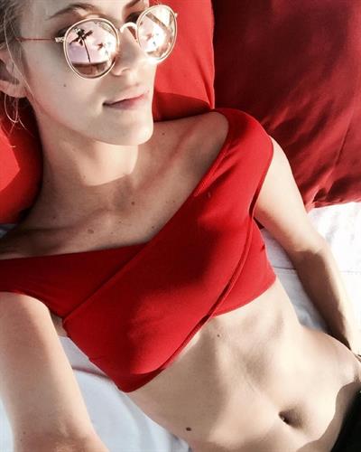 Devon Windsor taking a selfie