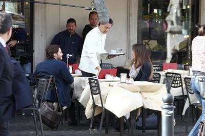 Kate Beckinsale On Set of The Face of an Angel in Rome November 11-2013 