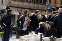 Kate Beckinsale On Set of The Face of an Angel in Rome November 11-2013 