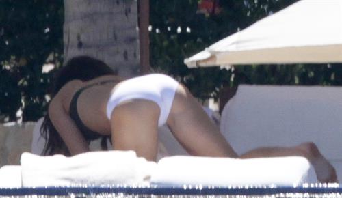 Kate Beckinsale in bikini as she fits in some sunbathing on family holiday in Mexico March 28-2013 