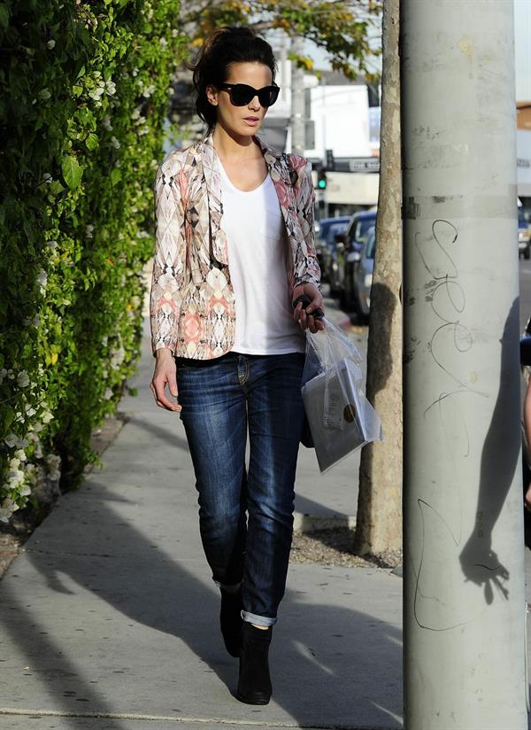 Kate Beckinsale out shopping on Melrose Ave in West Hollywood, January 22, 2013 
