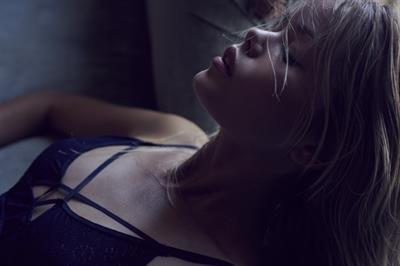 Frida Aasen in lingerie