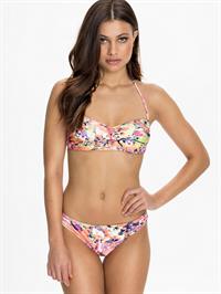 Yara Khmidan in a bikini