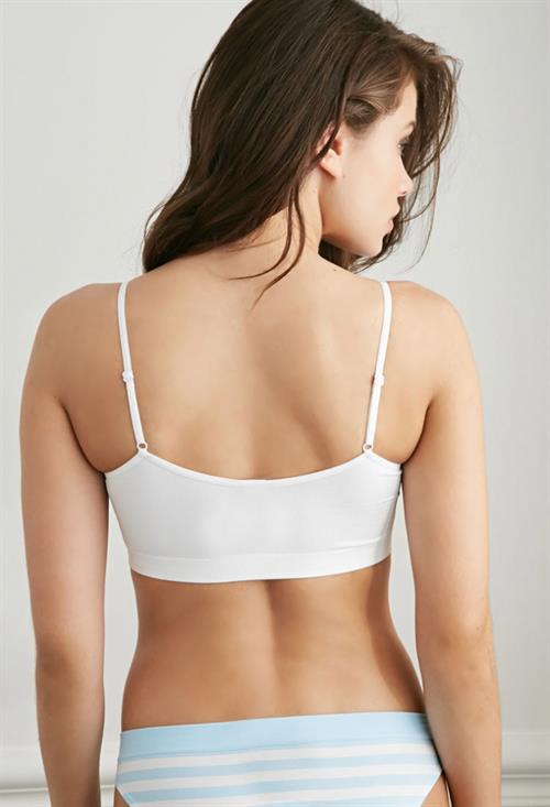 Yara Khmidan in lingerie