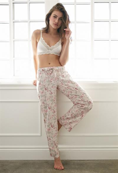 Yara Khmidan in lingerie