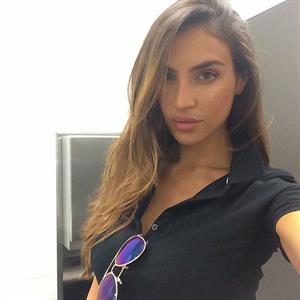 Kelly Karloff taking a selfie