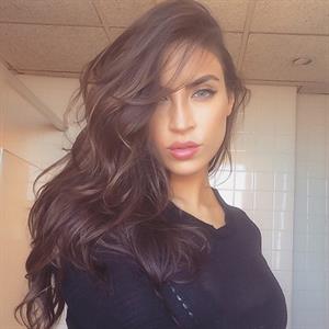 Kelly Karloff taking a selfie