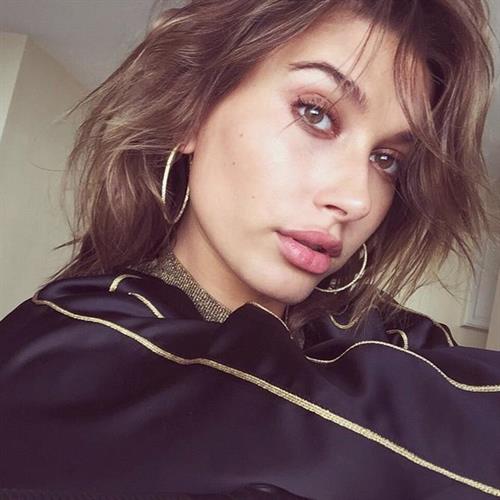 Hailey Bieber