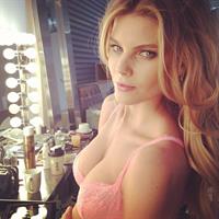 Maryna Linchuk taking a selfie