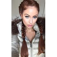 Laura Carter taking a selfie