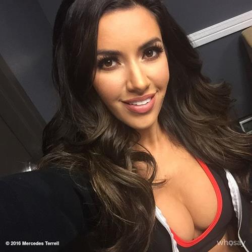 Mercedes Terrell taking a selfie