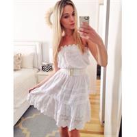Katrina Bowden taking a selfie