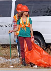 Sarah Hyland on the set of Modern Family in Los Angeles, October 9, 2012
