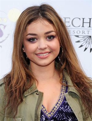 Sarah Hyland at the 2013 Lakers Casino Night in LA March 10, 2013
