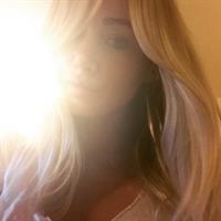 Sara Jean Underwood taking a selfie