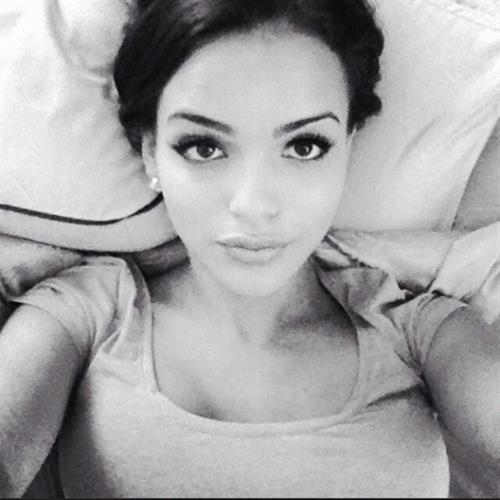 Lisa Ramos taking a selfie