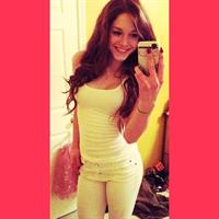 Courtney Tailor taking a selfie