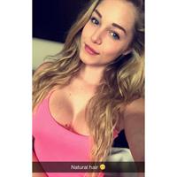 Courtney Tailor taking a selfie