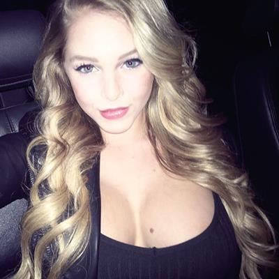 Courtney Tailor taking a selfie
