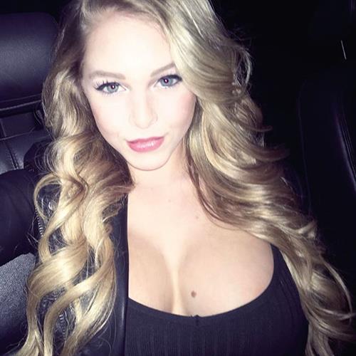 Courtney Tailor taking a selfie