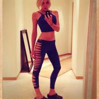 Chloe Rose Lattanzi taking a selfie