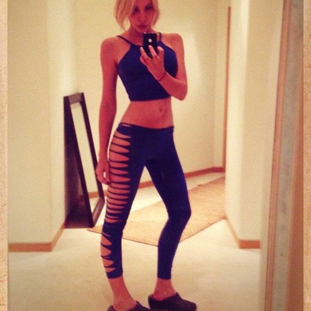 Chloe Rose Lattanzi taking a selfie