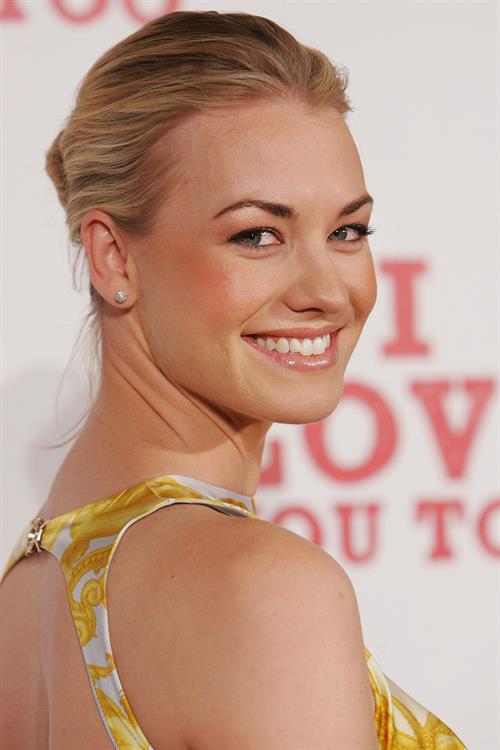 Yvonne Strahovski