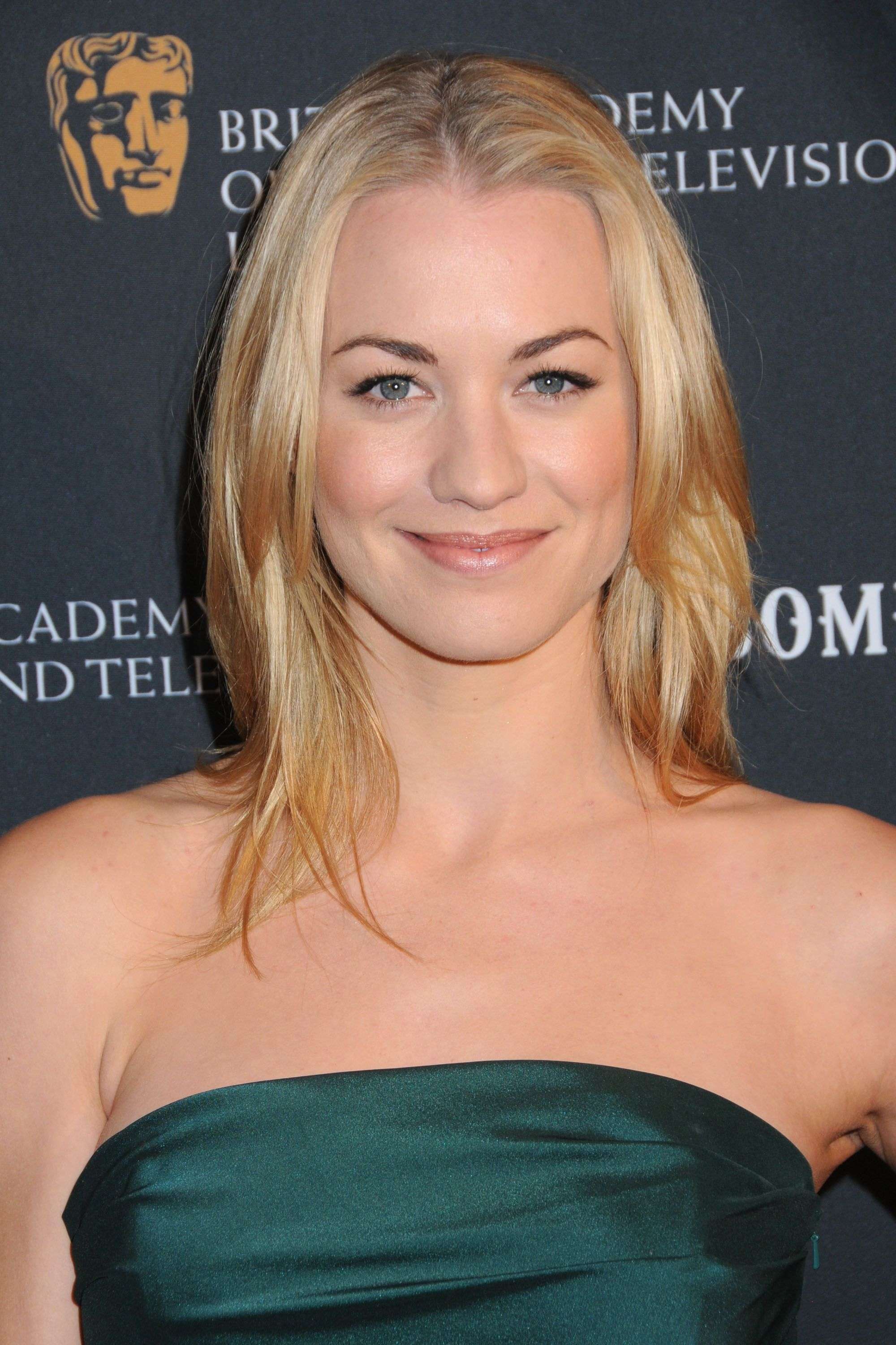 Yvonne Strahovski