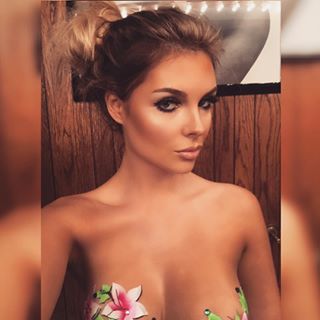 Sarah Louise Harris taking a selfie