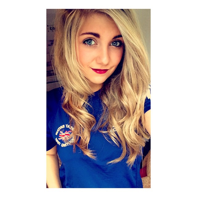 Amber Hill taking a selfie