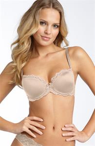 Elisandra Tomacheski in lingerie