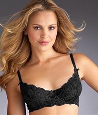 Elisandra Tomacheski in lingerie