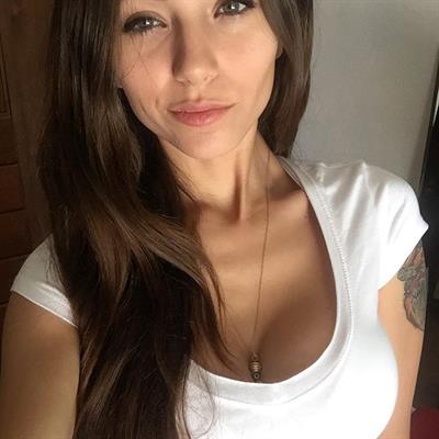 Melanie Pavola taking a selfie