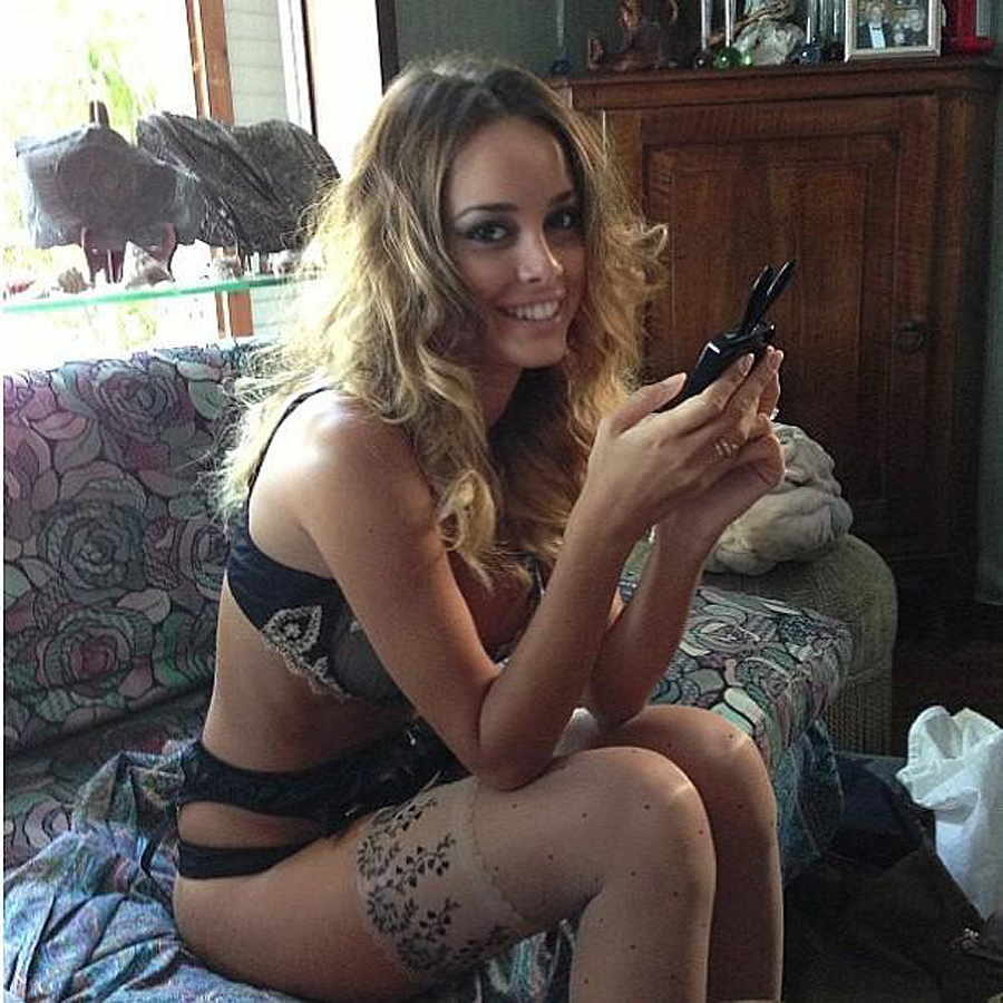 Susanna Canzian in lingerie