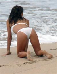 Elizabeth Hurley in a bikini - ass