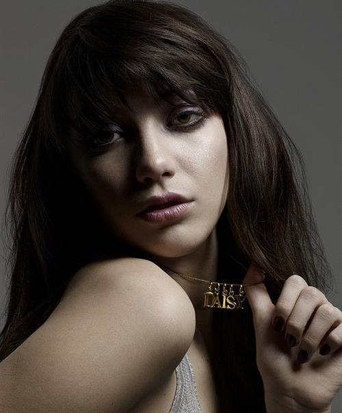 Daisy Lowe