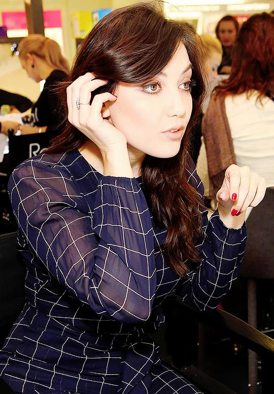 Daisy Lowe