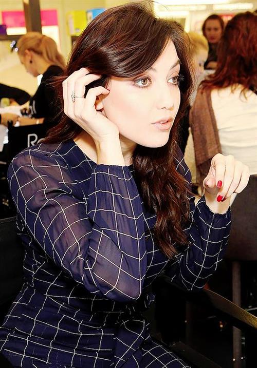 Daisy Lowe