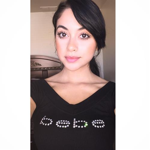 Jailyne Ojeda Ochoa taking a selfie