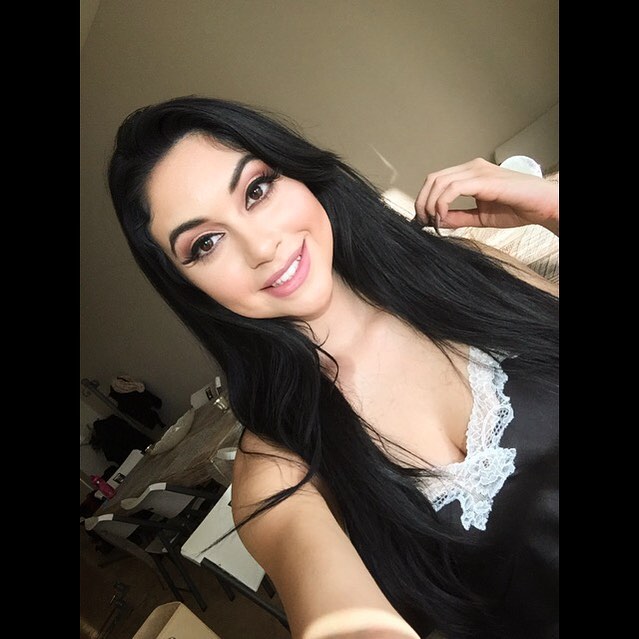 Jailyne Ojeda Ochoa taking a selfie