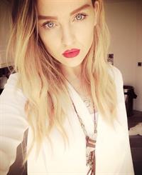 Perrie Edwards taking a selfie