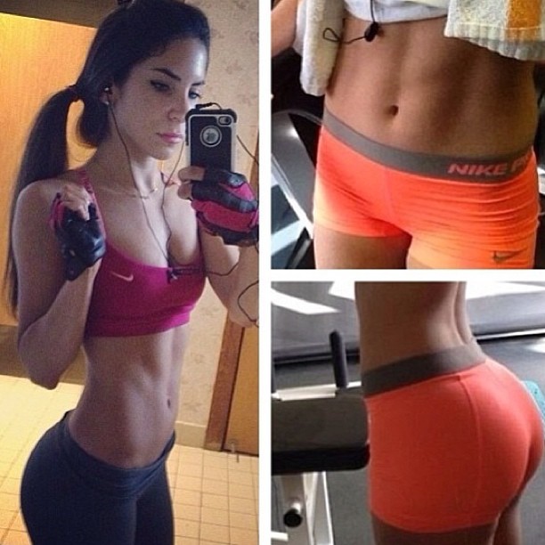 Jen Selter taking a selfie