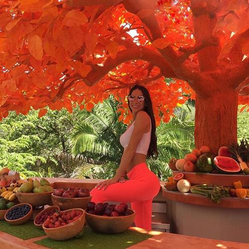 Jen Selter in Yoga Pants