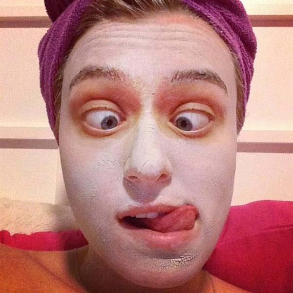 Natalia Starr taking a selfie