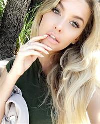 Emily Sears taking a selfie