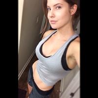 Amanda Cerny taking a selfie