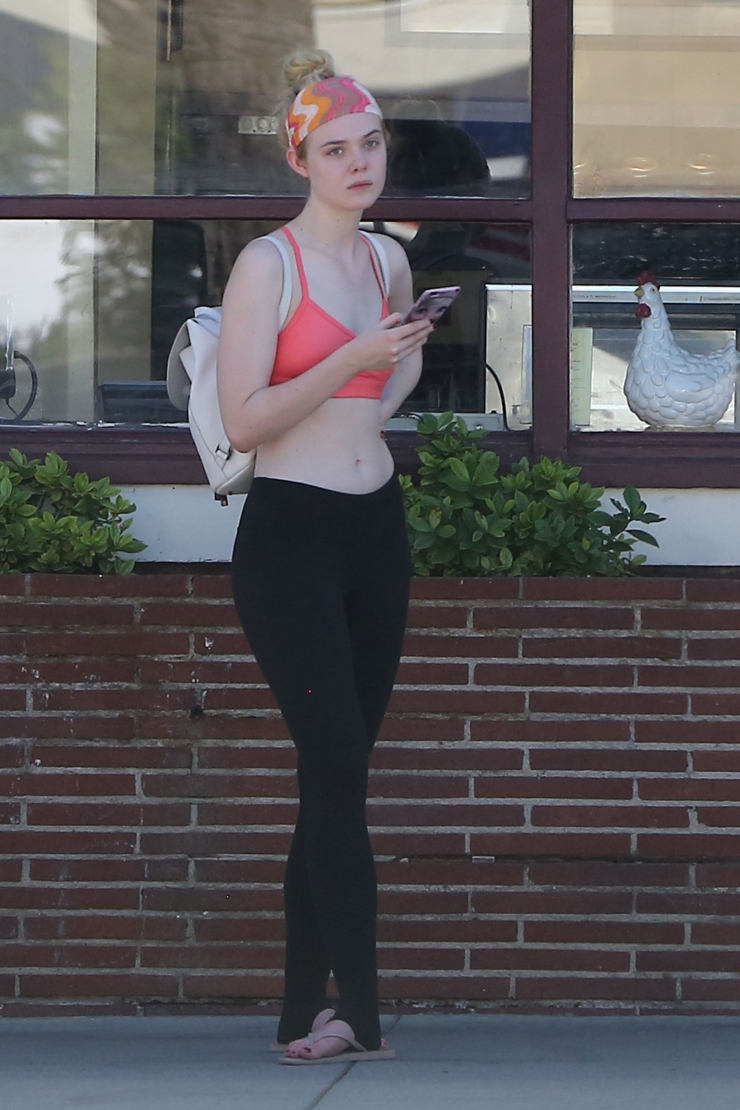 Elle Fanning in Yoga Pants